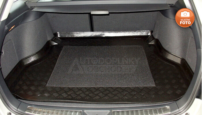 Vana do kufru přesně pasuje do zavazadlového prostoru modelu auta Toyota Avensis 2003- Combi